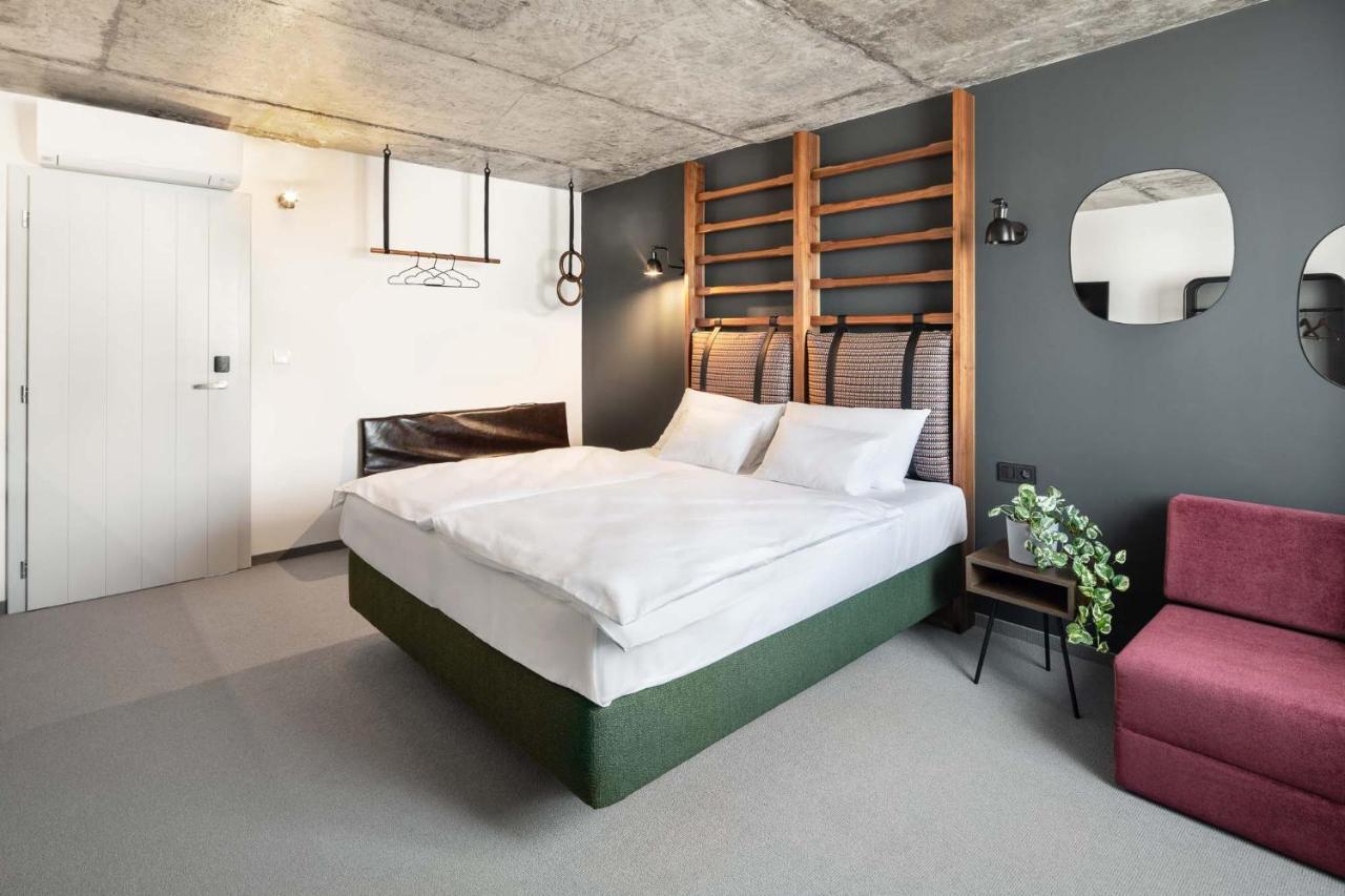 Boutique Hotel Mezi Svy Hradec Kralove Luaran gambar