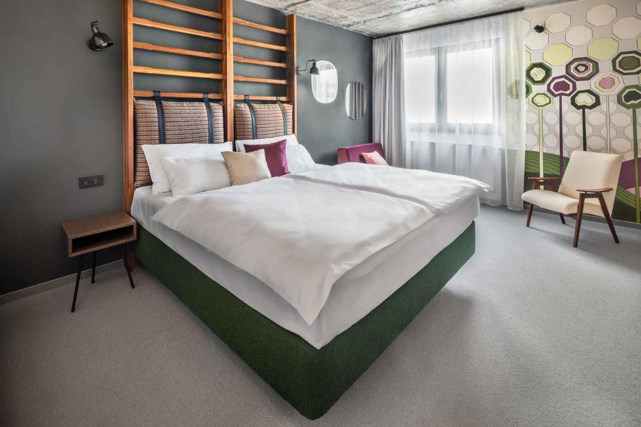 Boutique Hotel Mezi Svy Hradec Kralove Luaran gambar