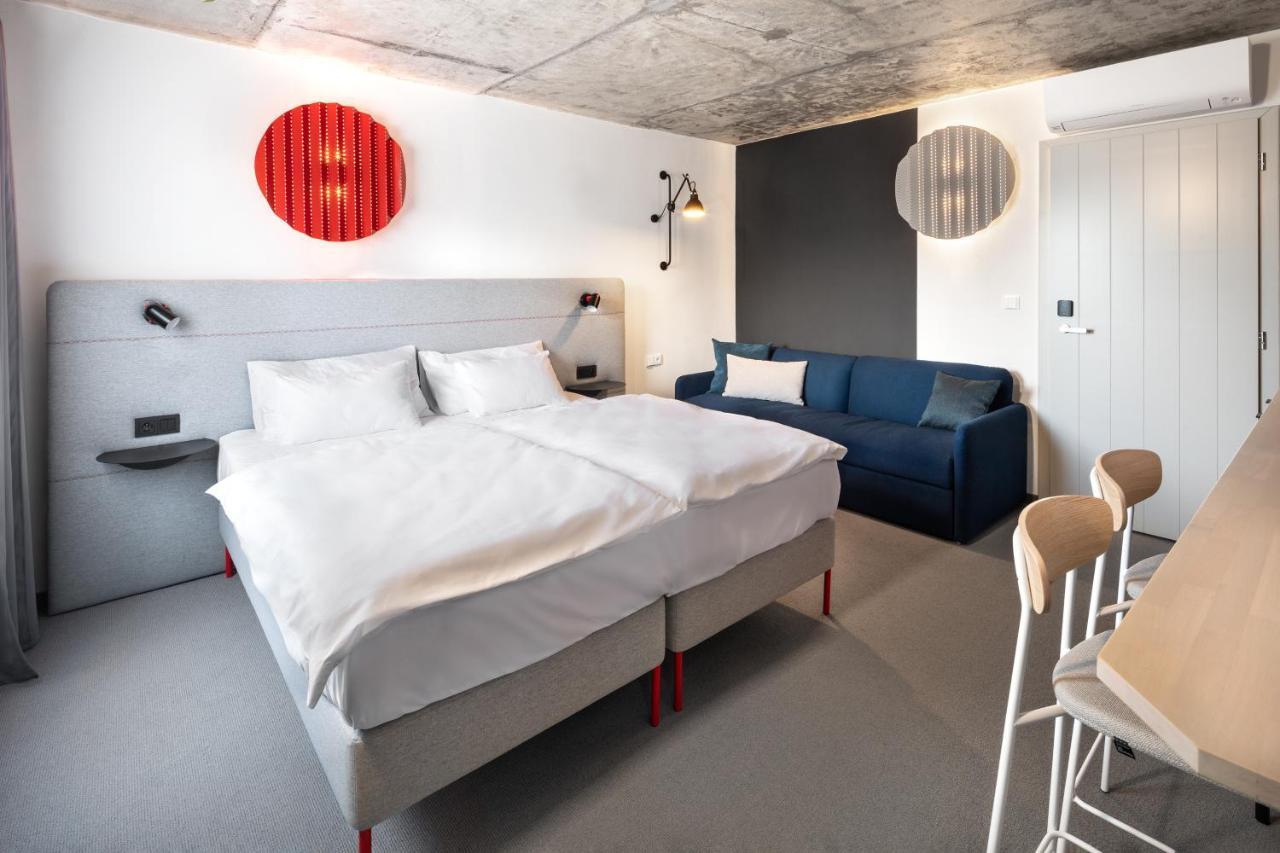 Boutique Hotel Mezi Svy Hradec Kralove Luaran gambar