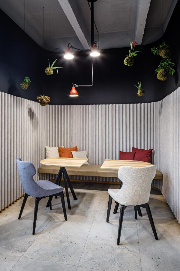 Boutique Hotel Mezi Svy Hradec Kralove Luaran gambar